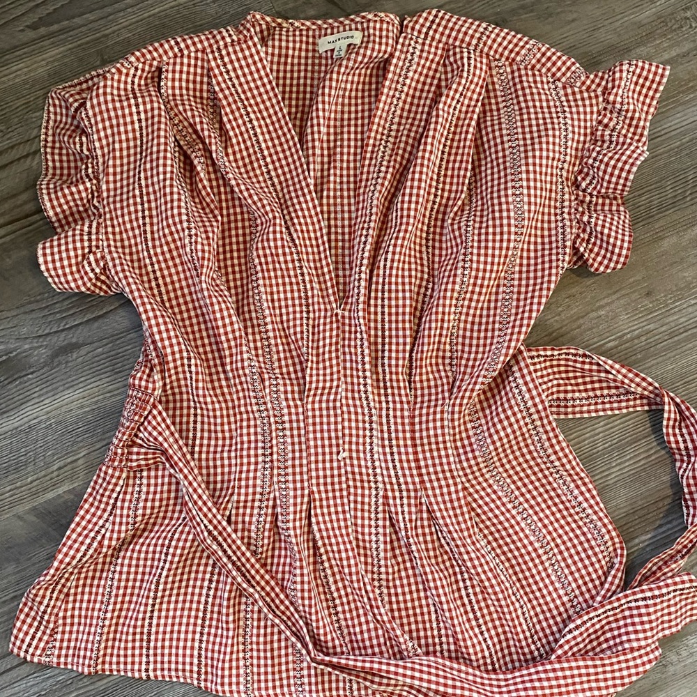 Max Studio red/white gingham tie blouse ruffle sleeve: size L
